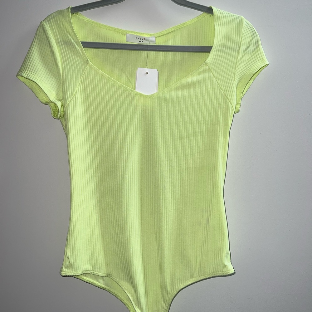 NWT Bodysuit Short Sleeve Ribbed Knit V Neck Neon Green/Yellow Size Medium - Picture 5 of 9